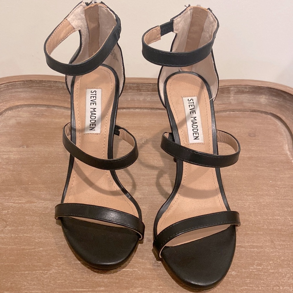 Steve Madden Feelya style black heels. Size 6